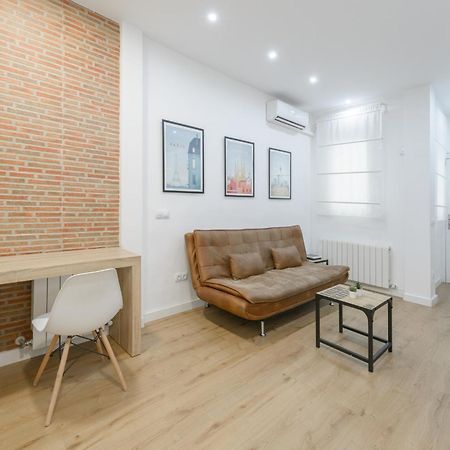 Avila Calle, Precioso Estudio En Santiago Bernabeu-Estrecho En Segundo Piso Sin Ascensor Appartement Madrid Buitenkant foto