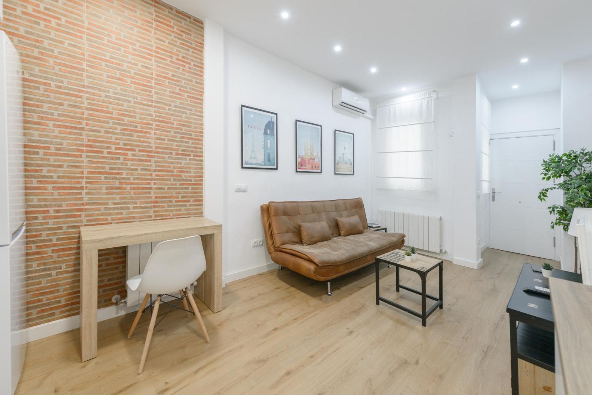 Avila Calle, Precioso Estudio En Santiago Bernabeu-Estrecho En Segundo Piso Sin Ascensor Appartement Madrid Buitenkant foto