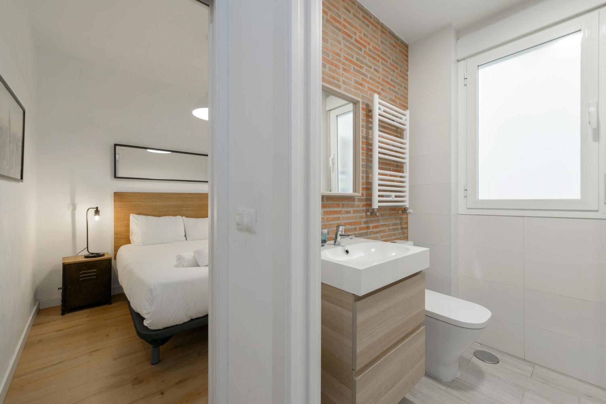 Avila Calle, Precioso Estudio En Santiago Bernabeu-Estrecho En Segundo Piso Sin Ascensor Appartement Madrid Buitenkant foto