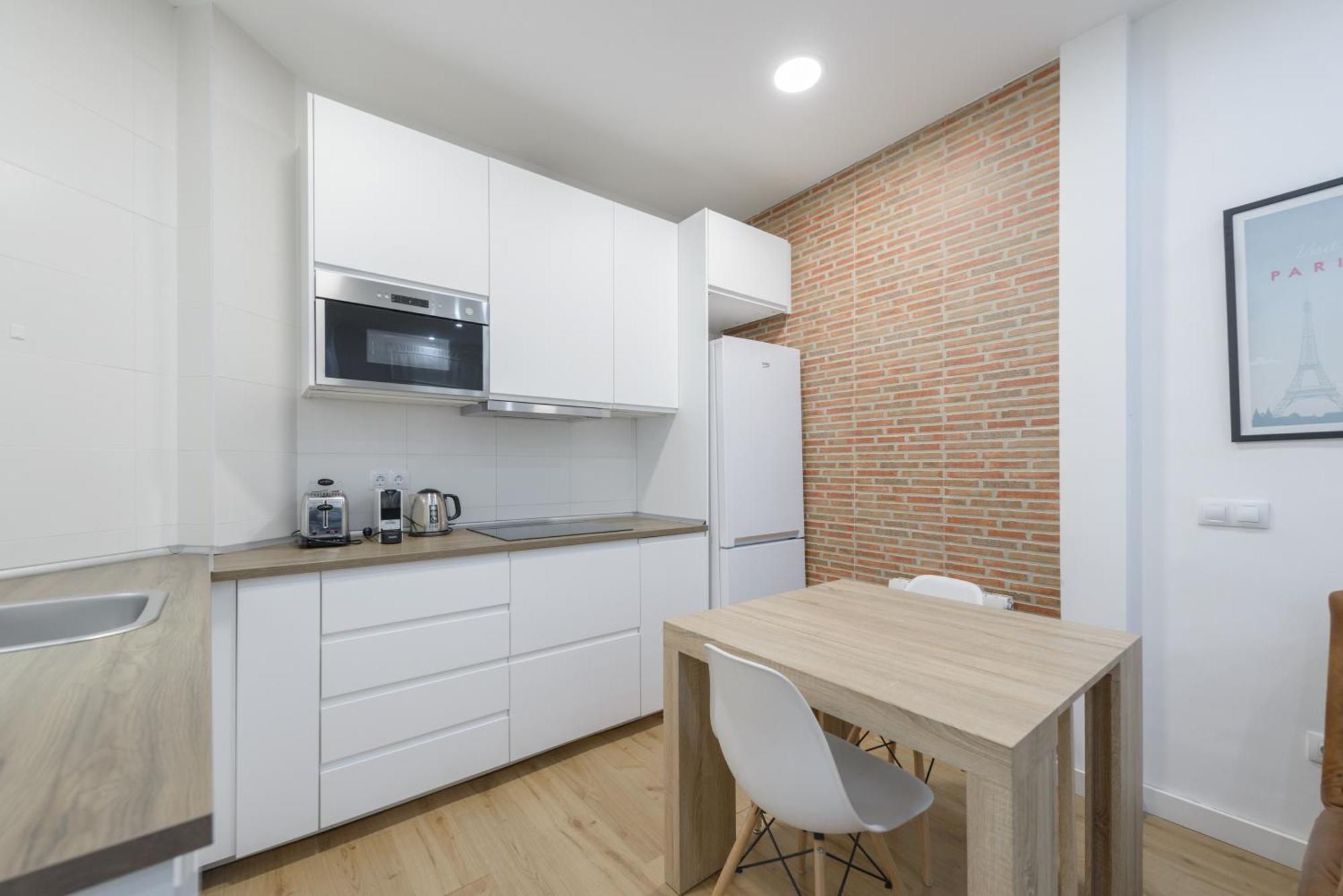 Avila Calle, Precioso Estudio En Santiago Bernabeu-Estrecho En Segundo Piso Sin Ascensor Appartement Madrid Buitenkant foto