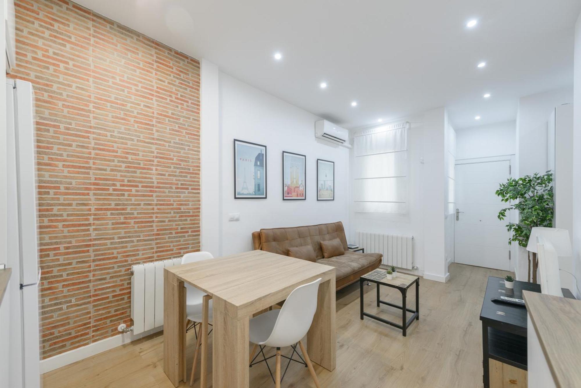 Avila Calle, Precioso Estudio En Santiago Bernabeu-Estrecho En Segundo Piso Sin Ascensor Appartement Madrid Buitenkant foto
